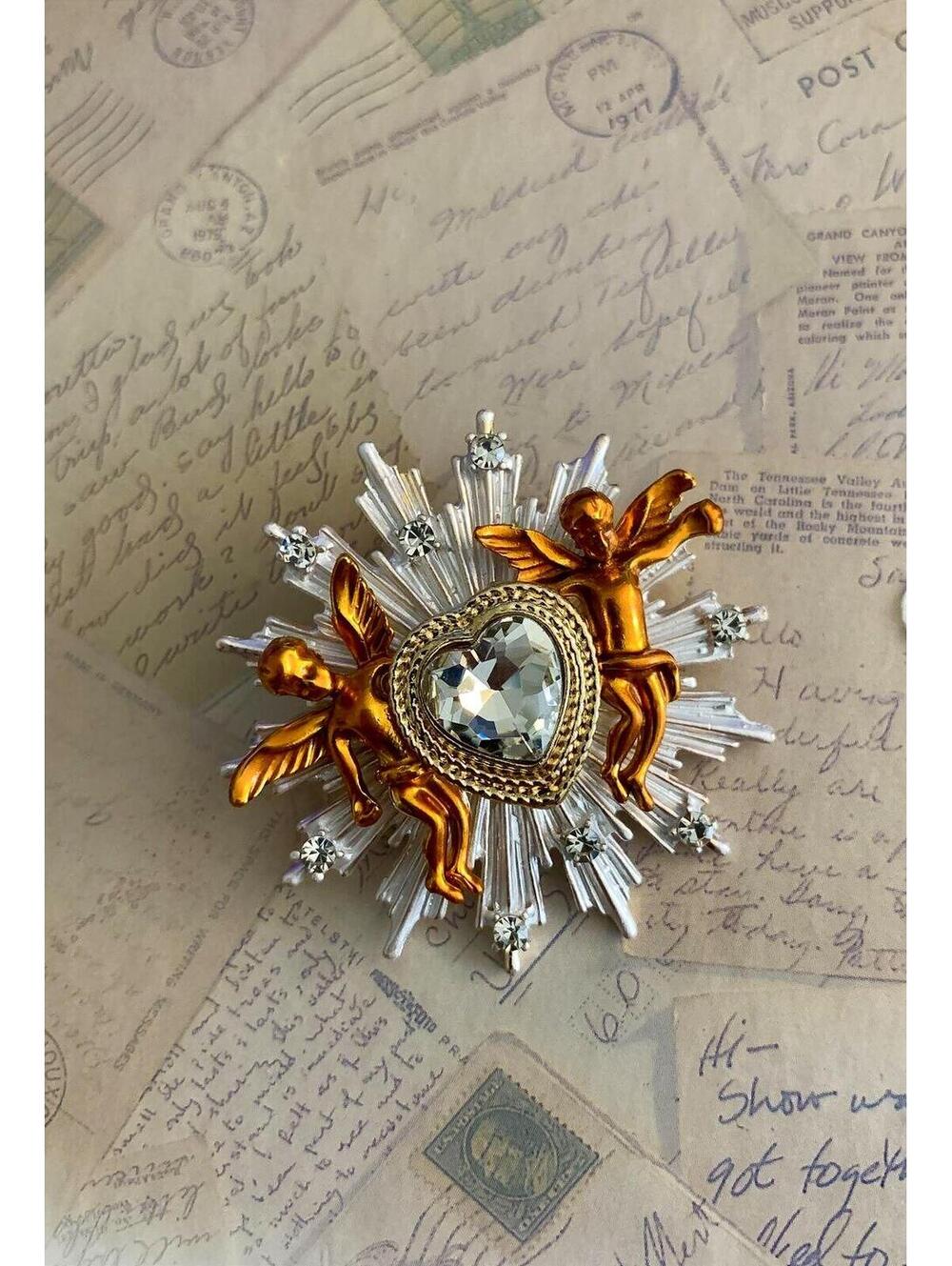 Dimensional Rhinestone Sunburst Statement Masterpiece Romantic Cherubim bROOCH